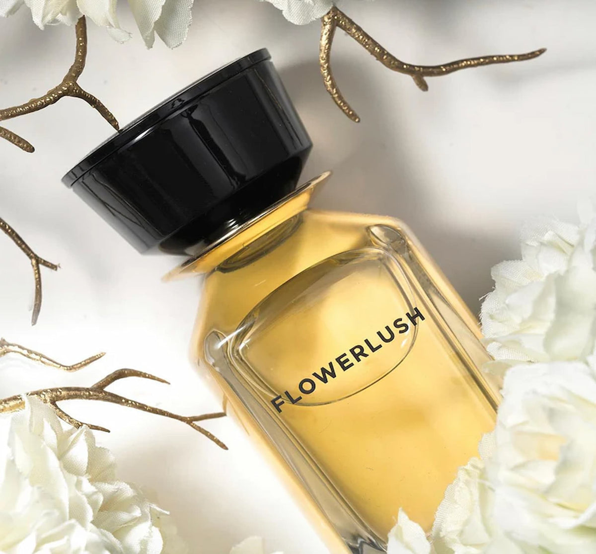 Omanluxury Flowerlush perfume lifestyle image